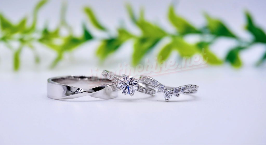 Stunning Platinum Engagement Rings: Why Platinum is the Ideal Metal for Your Engagement